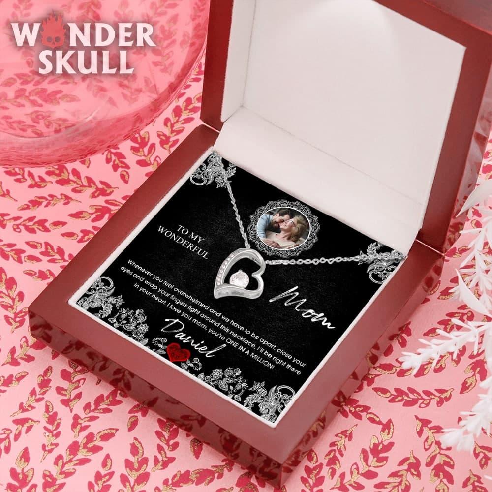 To My Wonderful Mom Forever Love Necklace with Message Card - Wonder Skull