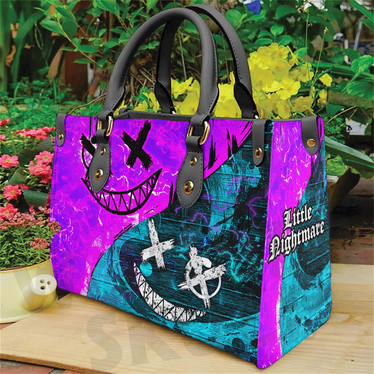 Wonder Skull structured tote bag solves the "I can't find anything in my bag" problem. The roomy interior fits your tablet, phone, wallet, water bottle, umbrella, and cosmetics — without the overstuffed look. Multiple interior pockets keep everything organized, so you're never digging around at checkout. Reinforced rivet corners and quality metal hardware ensure the bag holds up to daily use. Whether you're heading to work, running errands, or catching a flight, this tote keeps you looking put-together.