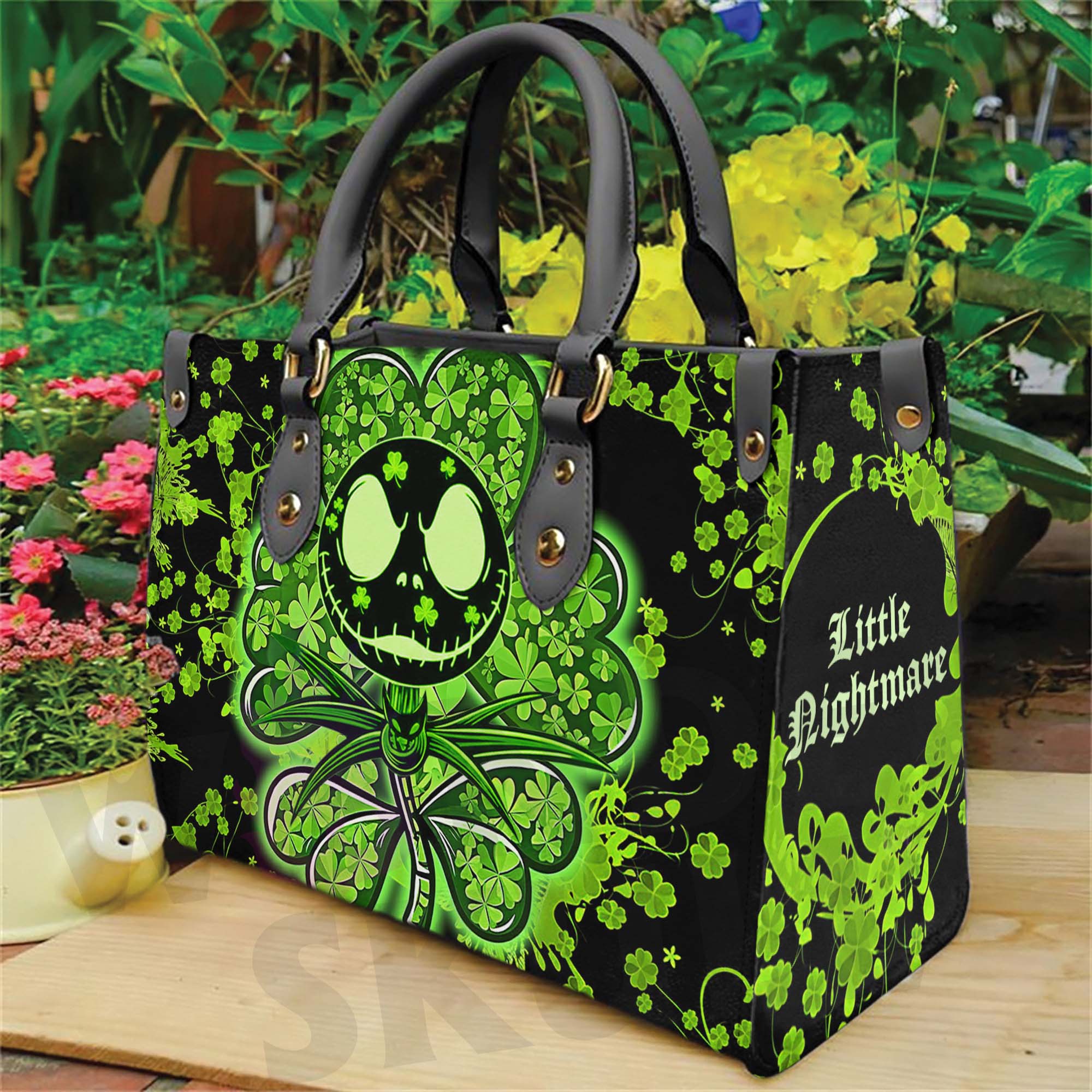 Wonder Skull structured tote bag solves the "I can't find anything in my bag" problem. The roomy interior fits your tablet, phone, wallet, water bottle, umbrella, and cosmetics — without the overstuffed look. Multiple interior pockets keep everything organized, so you're never digging around at checkout. Reinforced rivet corners and quality metal hardware ensure the bag holds up to daily use. Whether you're heading to work, running errands, or catching a flight, this tote keeps you looking put-together.