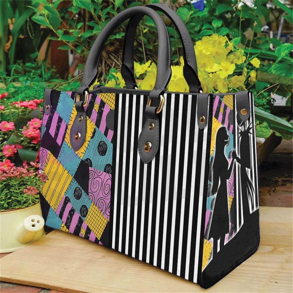 Wonder Skull structured tote bag solves the "I can't find anything in my bag" problem. The roomy interior fits your tablet, phone, wallet, water bottle, umbrella, and cosmetics — without the overstuffed look. Multiple interior pockets keep everything organized, so you're never digging around at checkout. Reinforced rivet corners and quality metal hardware ensure the bag holds up to daily use. Whether you're heading to work, running errands, or catching a flight, this tote keeps you looking put-together.