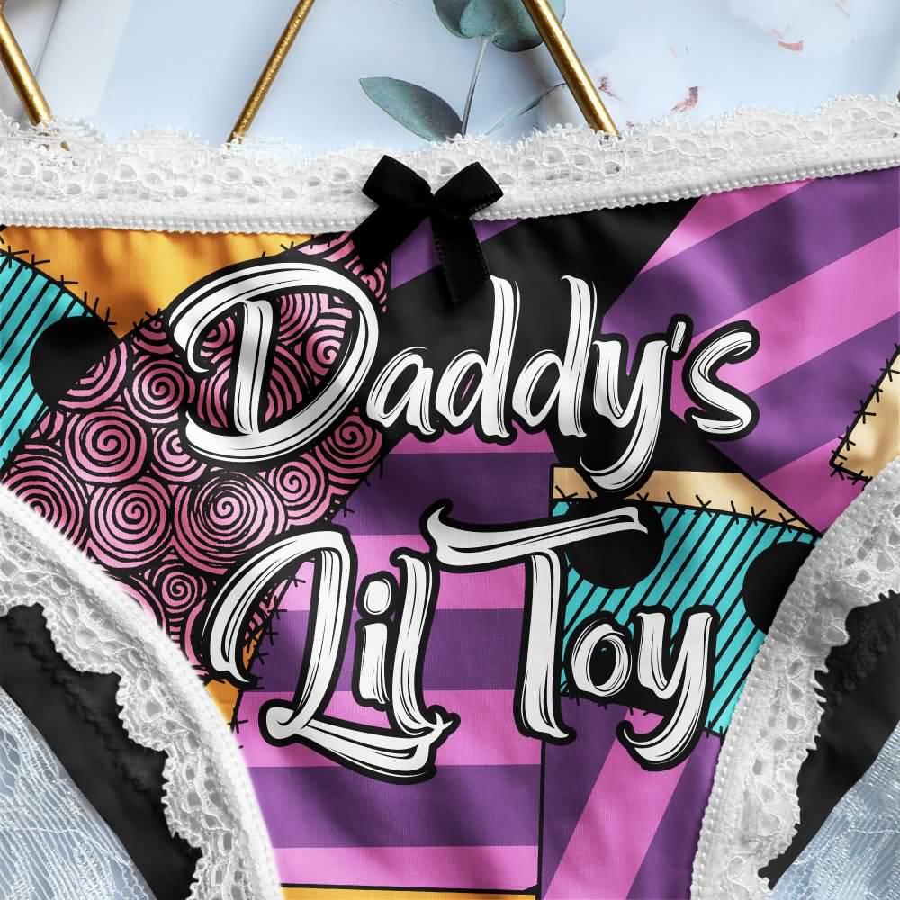 Wonder Skull Sinful Strings Lace Panty Set is for those who love mixing sweet with sassy. The white lace contrasts with bold gothic graphics and cheeky sayings, creating underwear that's both innocent and playful. Designed to make you feel confident and unstoppable, this set is perfect for treating yourself or planning a fun surprise. Comfort and attitude, all in one.