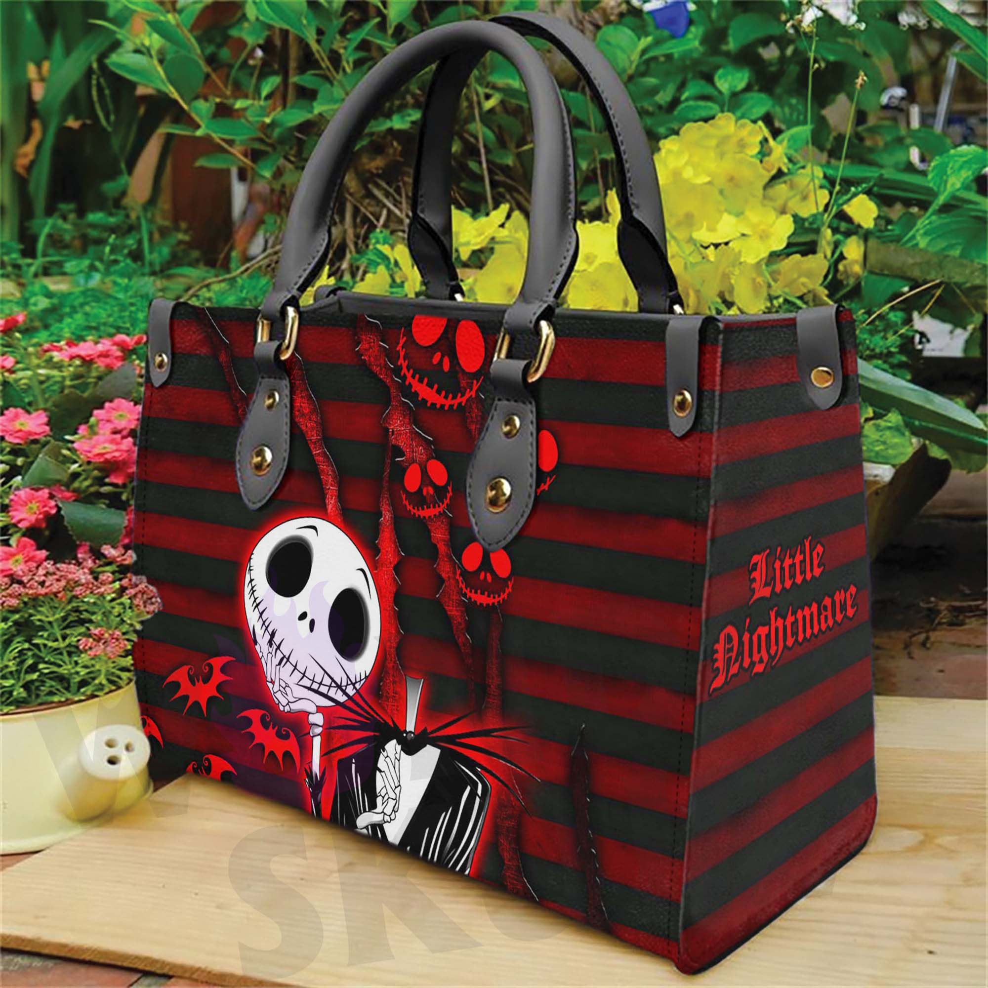 Wonder Skull structured tote bag solves the "I can't find anything in my bag" problem. The aoomy interior fits your tablet, phone, wallet, water bottle, umbrella, and cosmetics — without the overstuffed look. Multiple interior pockets keep everything organized, so you're never digging around at checkout. Reinforced rivet corners and quality metal hardware ensure the bag holds up to daily use. Whether you're heading to work, running errands, or catching a flight, this tote keeps you looking put-together.