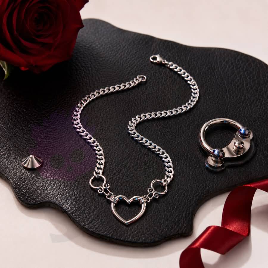 Wonder Skull Heart Ring Day Collar Discreet Stainless Steel Sub Necklace - A seamless heart-ring day collar in waterproof stainless steel — 24/7 wearable, discreetly symbolic, and with an optional lock that holds your bond tighter than the bond of lips.