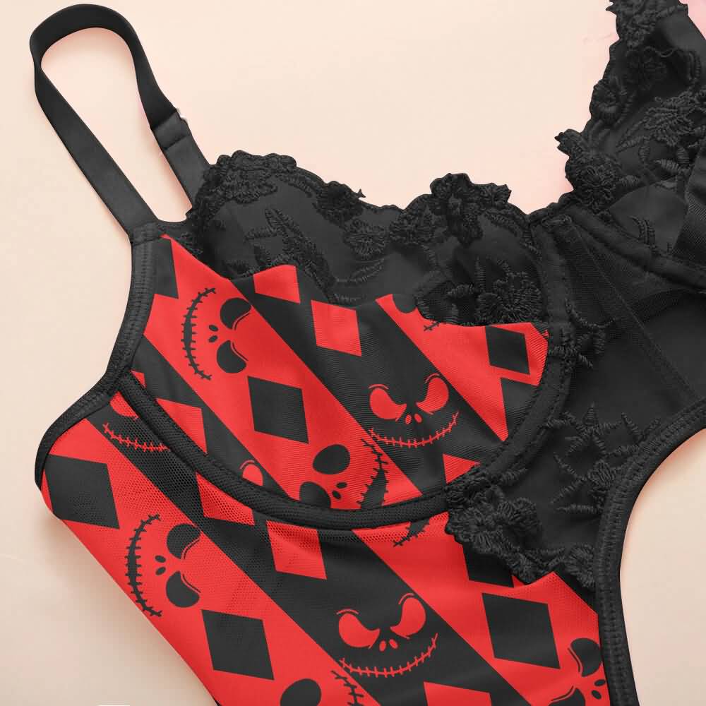 Wonder Skull Red Skull Diamond Underwire Garter Belt Lingerie Set redefines getting dressed. The underwire bra provides reliable support with soft, no-dig edges, while breathable mesh keeps you cool. Adjustable bra straps and detachable garters ensure a perfect fit. Black floral lace adds romance to the bold print, blending self-expression with elegance. This three-piece set gives you a confident, polished look in no time.